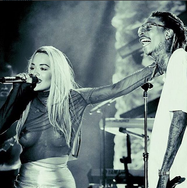 Wiz Khalifa surprises rumored girlfriend Rita Ora on stage(Photos)