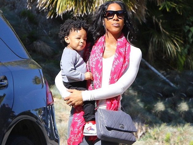 Kelly Rowland & Her Son, Titan Pictured Taking A Walk Together (Photos)