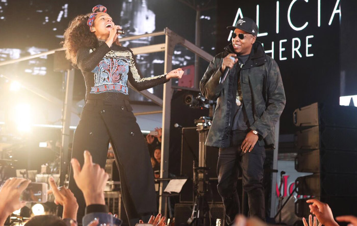 Alicia Keys Brings Out Jay Z And Nas At Times Square Concert